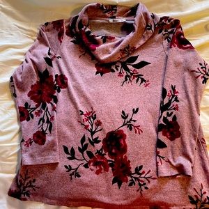 Women’s cowl neck 3/4 sleeve sweater